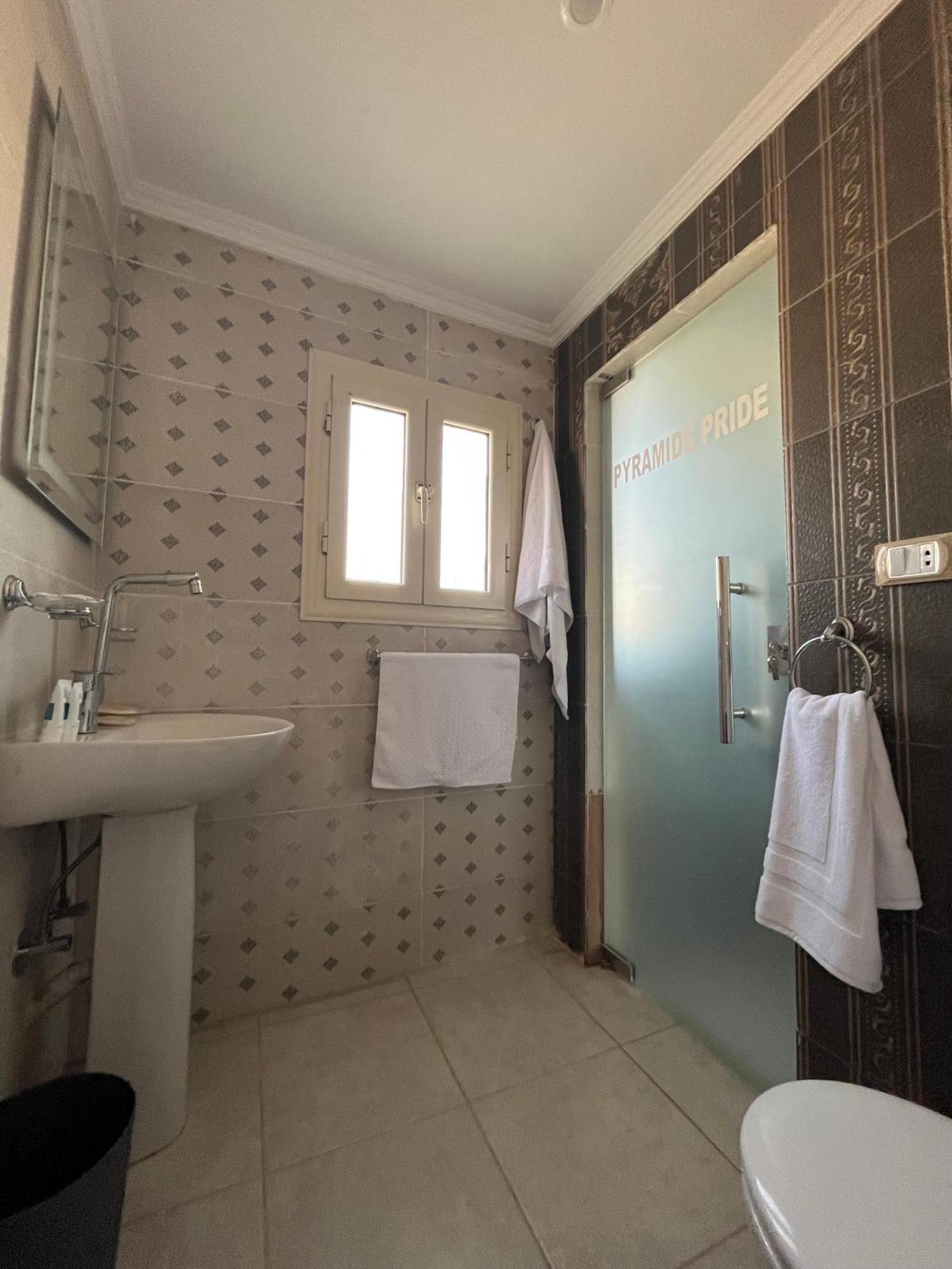 Pyramids Pride Inn Kafrat al Jabal Екстер'єр фото