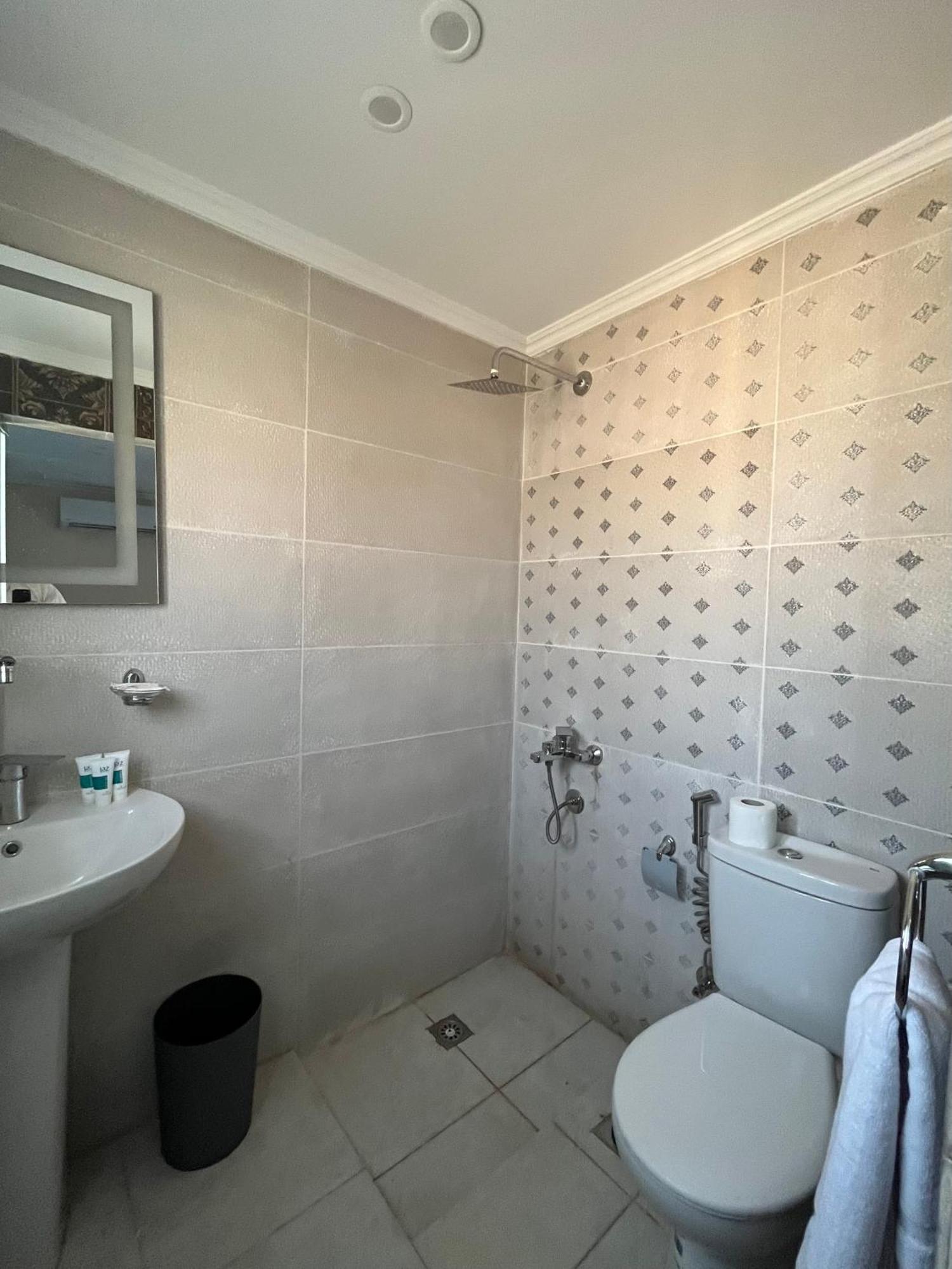 Pyramids Pride Inn Kafrat al Jabal Екстер'єр фото